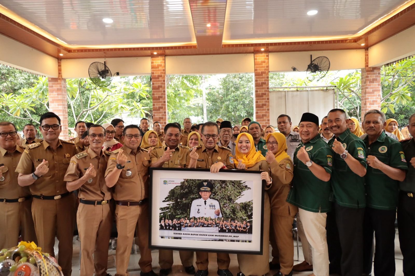 Pj. Wali Kota Bekasi, Gani Muhamad, bersama jajaran ASN