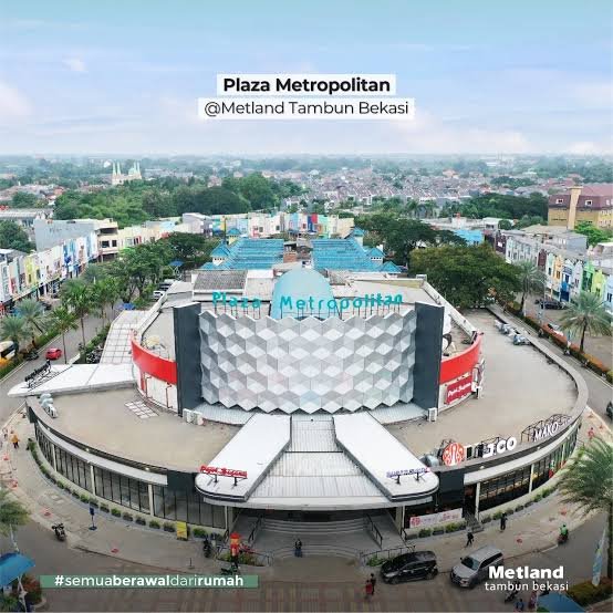Kepala Desa Tambun Selatan, Jaut Sarja Winata, menanggapi pembangunan di bantaran kali sekitar Hotel Metland Bekasi dalam wawancara via WhatsApp