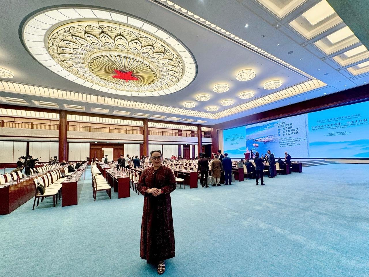 Adityarini Napitupulu, perwakilan PDI Perjuangan, menyampaikan pidato diplomasi politik dalam Sub-Forum Partai Komunis China (PKC) bersama delegasi partai se-Asia di Beijing.