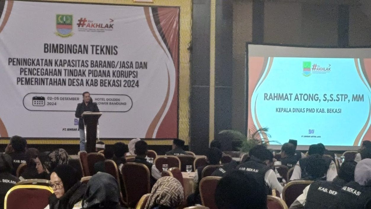 Dokumentasi pelaksanaan Bimtek Kepala Desa se-Kabupaten Bekasi di Bandung yang menuai kritik karena tidak melibatkan APDESI dan DPMD.