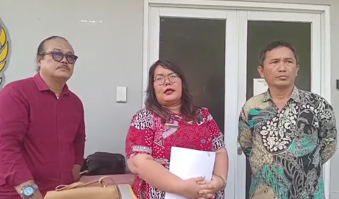 Pengacara mendatangi Rudenim Tangerang terkait pemindahan diam-diam tiga WNA Nigeria ke Balikpapan tanpa pemberitahuan resmi.