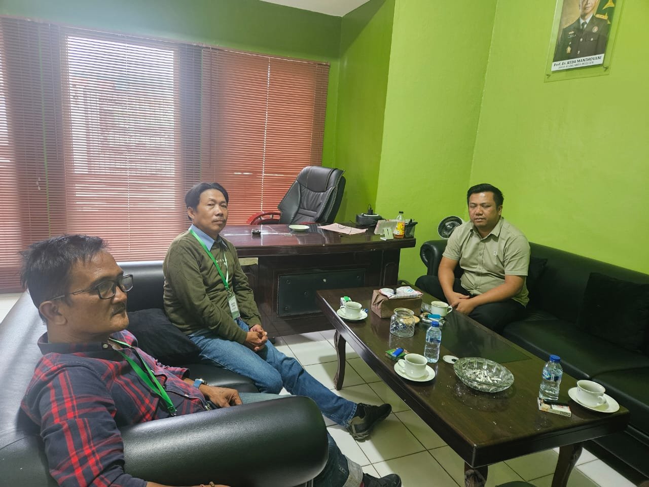 Kasi Intelijen Kejari Toba Benny Surbakti memberikan klarifikasi resmi tentang proses hukum kasus dugaan korupsi dana BOK dan JKN Parsoburan.