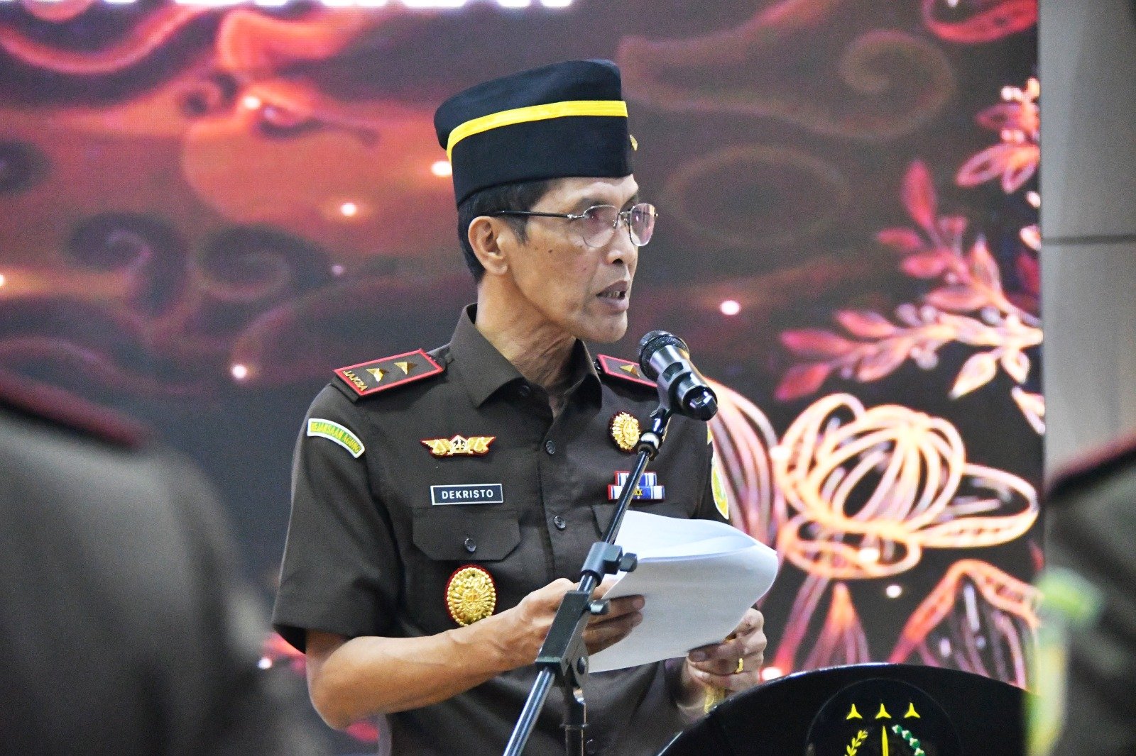 Pelantikan Pejabat Eselon II dan III Kejaksaan Tinggi Jawa Barat oleh Kajati Dr. Hermon Dekristo di Aula R. Soeprapto, Bandung (28 Oktober 2025)